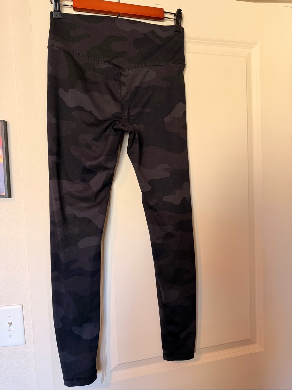 Glyder Leggings – Dark Military Pattern – Size Small